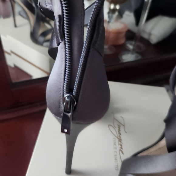 Vince Camuto size 9M IM-DEVIN heel - Picture 3 of 4
